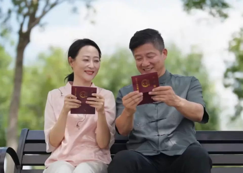 不结婚的年轻人,迷上老年霸总剧
