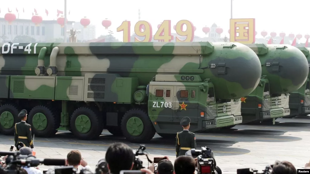 中国军方罕见举动,首次公开洲际弹道导弹试射