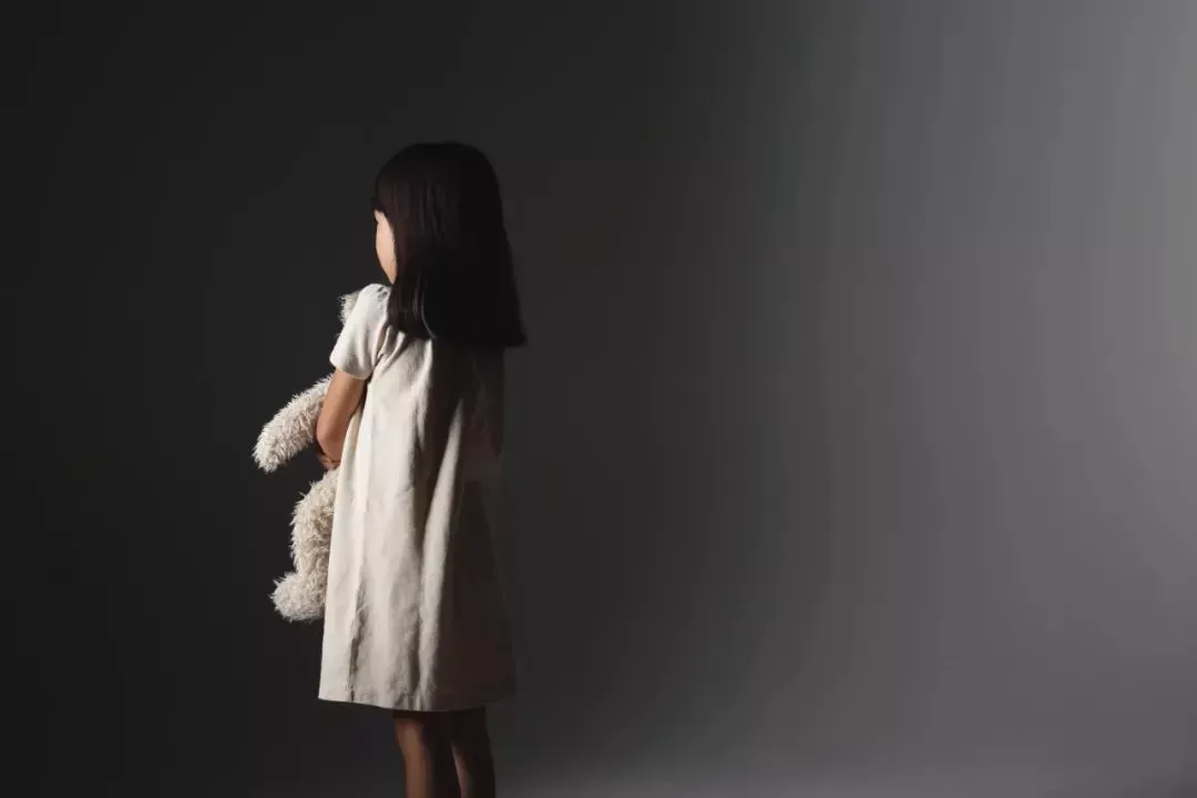 女童在病房被猥亵后,漫长而艰难的生活重建