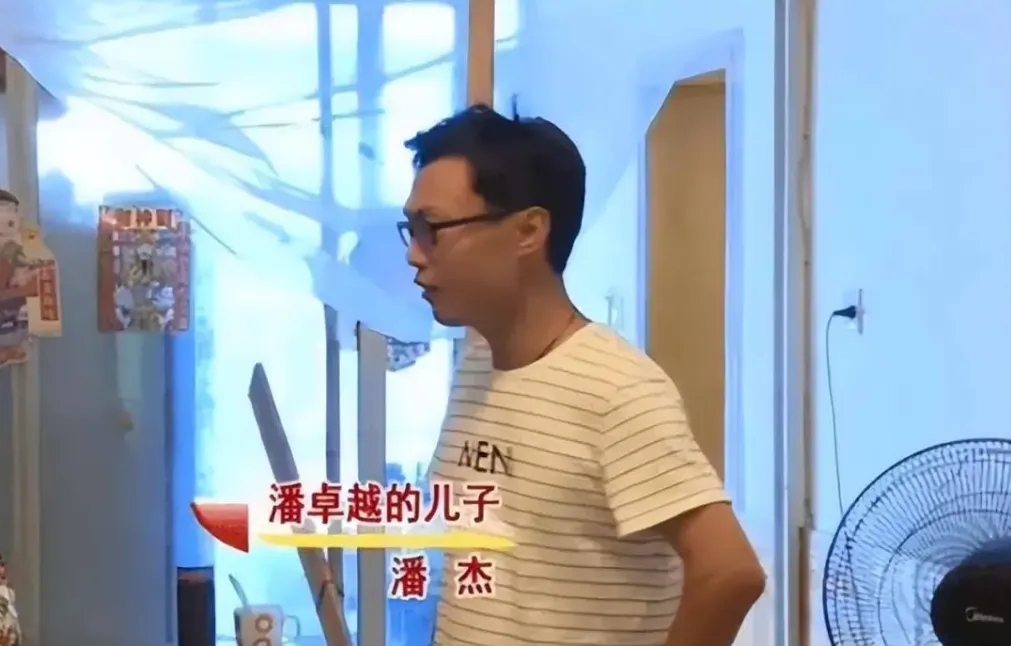 湖南“巨婴”潘杰：37岁吃饭要人喂，相亲59次均瞧不上女方