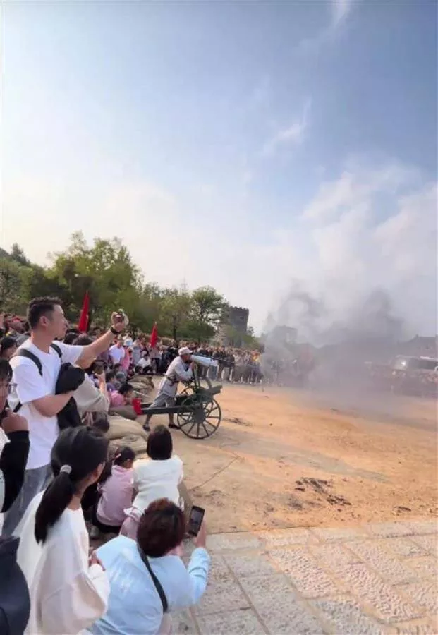 “跟着团长打县城”项目爆火限流：预约游客太多