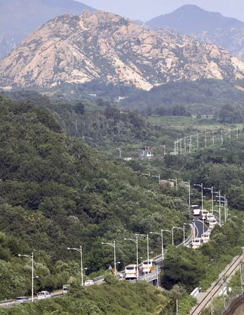 南韩军方：北韩「已经开炸」！炸毁铁轨与道路