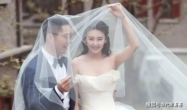 嫁入“伪豪门”的8位女星,好高骛远,负债累累