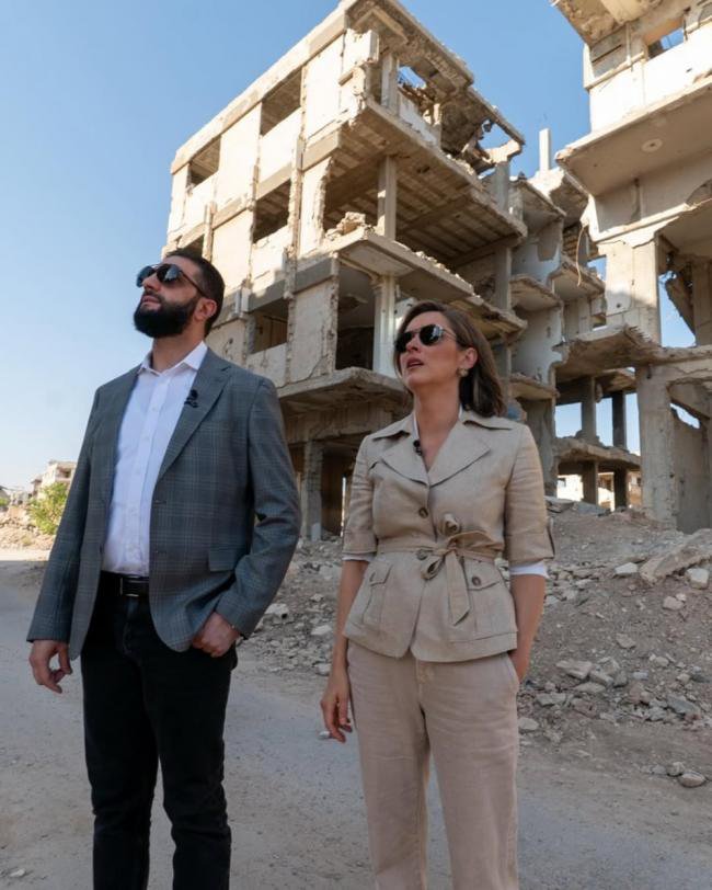 叙总统沙拉和CBS美女主持人“调情” 引发争议 叙总统沙拉和CBS美女主持人“调情” 引发争议