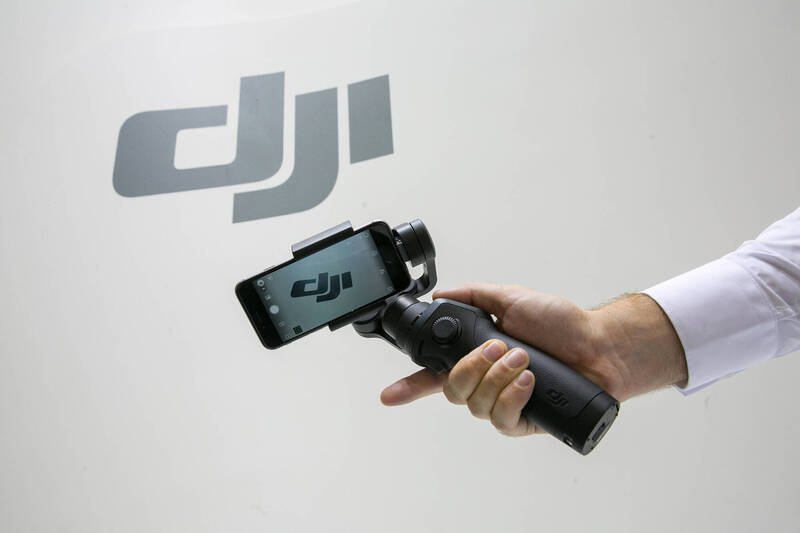 大疆公司Osmo口袋摄影机。示意图，非报导所指机型。（彭博档案照）