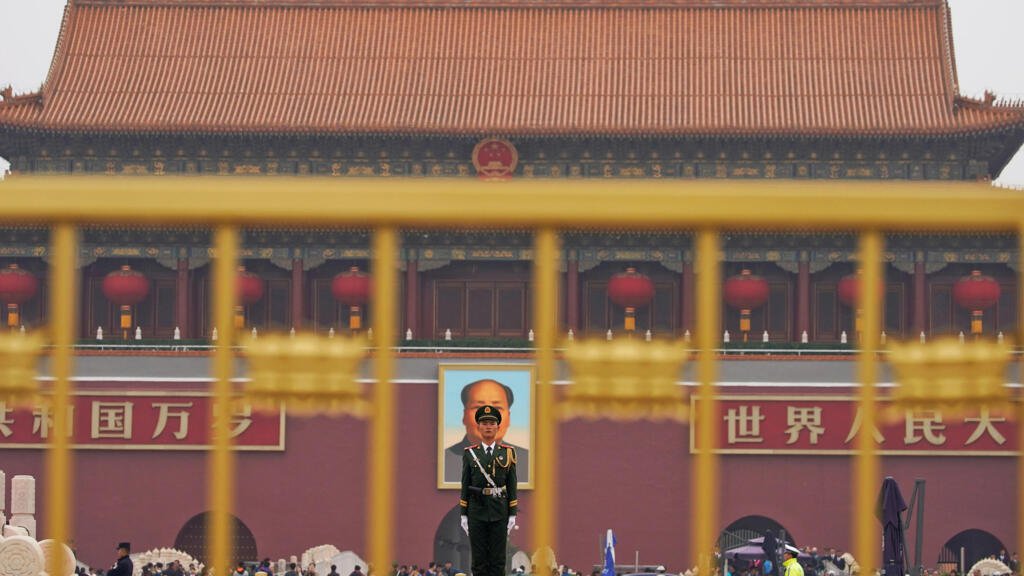 习治下的中国社会是一个“被捂住嘴巴”的社会