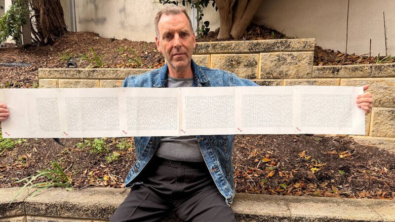 Laurence Watkins的全名2253個字、長達6頁,是金氏紀錄認證「全球最長個人姓名」保持人,名字念完要20分鐘。(擷取自Guinness World Records官網)