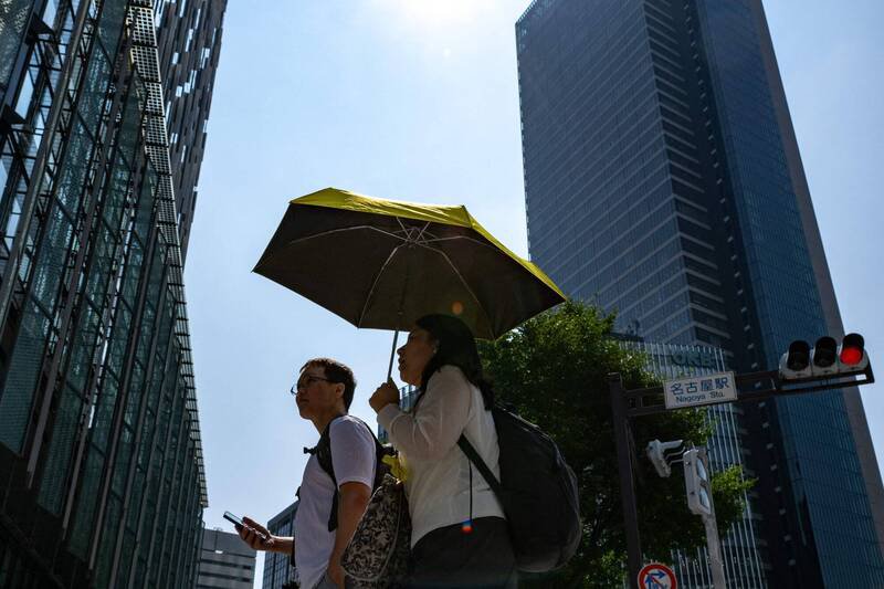 日本1位71岁老翁在名古屋车站附近的十字路口撞倒3位正在过马路的行人，其中1人不治身亡；示意图，图与新闻事件无关。（法新社资料照）