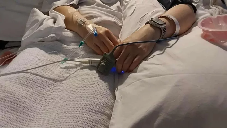 澳华人女子遭陌生人持刀袭击，刺中胸口 嫌疑人落网