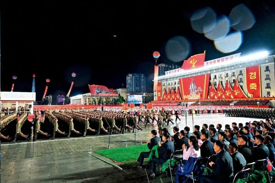 金正恩的“阅兵外交”:为什么这次女儿未亮相?