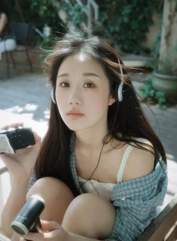 女星李禹熹发文控诉荣梓杉：谈恋爱遭家暴踢踹