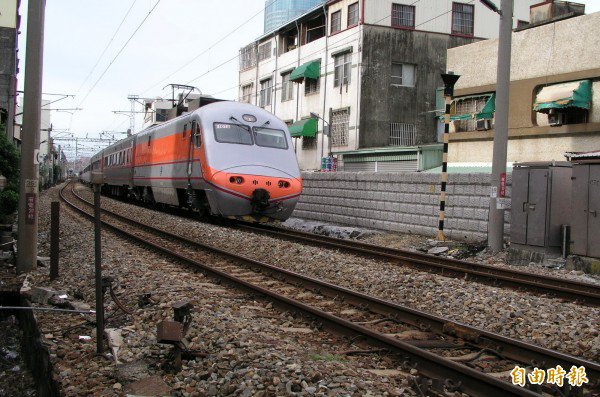 内政部都委会14日将开会审查南铁都计案。（记者蔡文居摄）