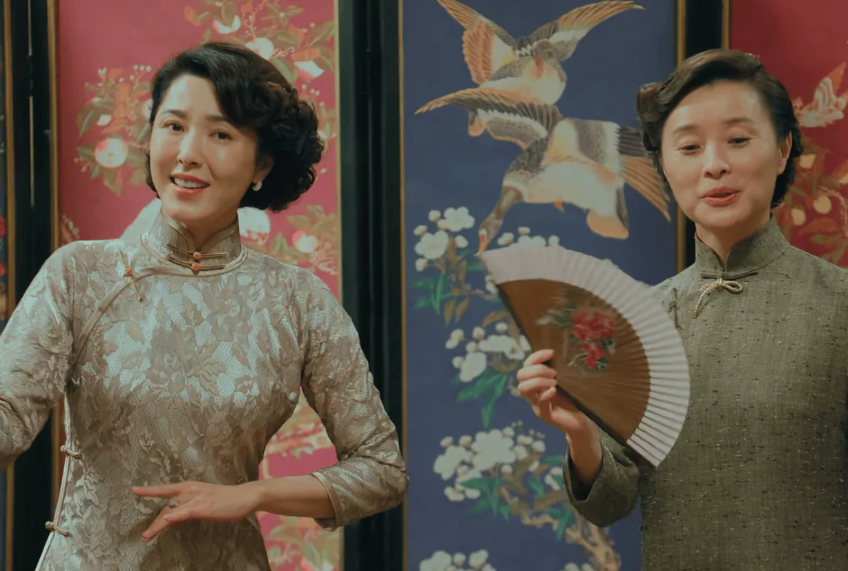 吴越曾黎同框对比！一个自然老去一个脸僵浮肿