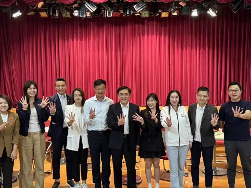 郝龙斌:我反对“世代交替”这四个字 主张世代共荣