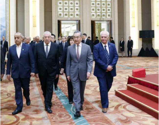 川普顾问公开嘲笑中共:每次都押错宝.... 川普顾问公开嘲笑中共:每次都押错宝....