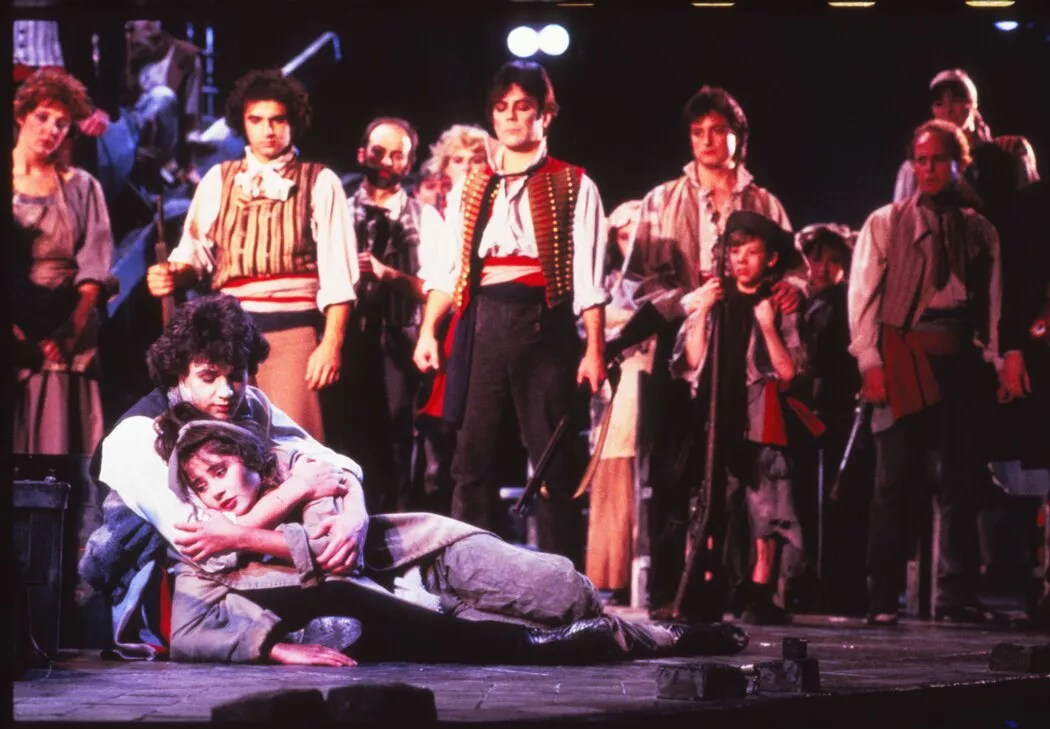 音乐剧《悲惨世界》何以风靡全球40年、经久不衰？