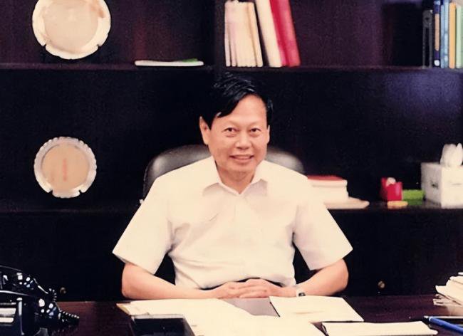 杨振宁高寿离世 翁帆拿到的遗产 没有想的那么多 杨振宁高寿离世 翁帆拿到的遗产 没有想的那么多