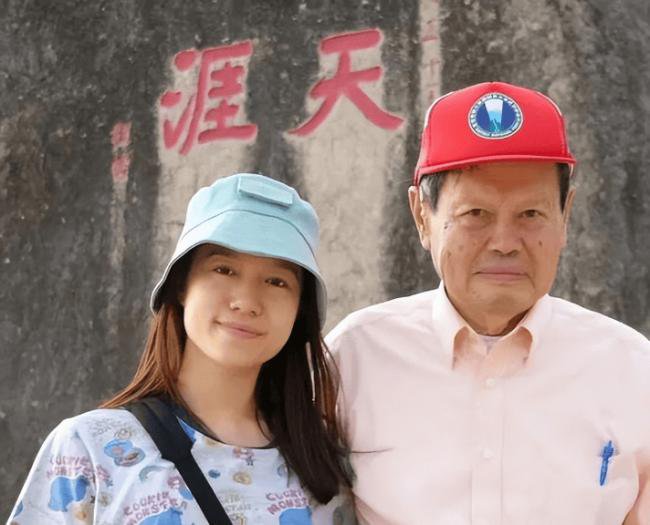 杨振宁高寿离世 翁帆拿到的遗产 没有想的那么多 杨振宁高寿离世 翁帆拿到的遗产 没有想的那么多