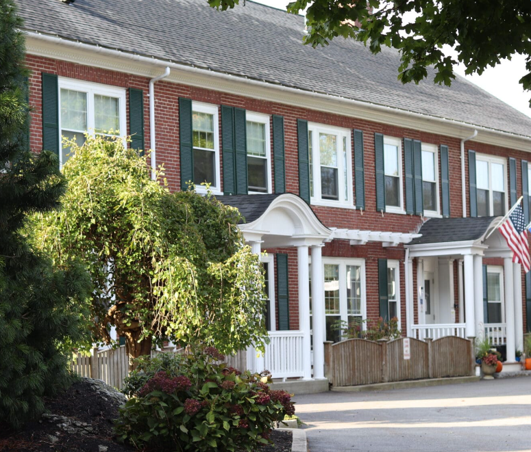 美国麻萨诸塞州让身心问题青少年就读的梅多里奇学院，传出14岁少女踢死学校监护员的事件。（图撷自Meadowridge Academy官网）