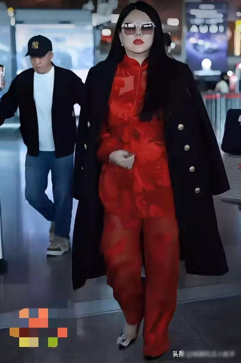 王诗龄频繁现身北京机场，父母动向成谜