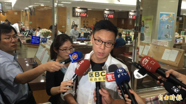 林飞帆到北院开庭。（记者张文川摄）