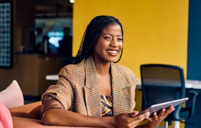 不同類型的人對工作與生活的平衡理解有所不同。擁有目標感和對工作的信心是職場幸福感的關鍵因素。(示意圖,路透)