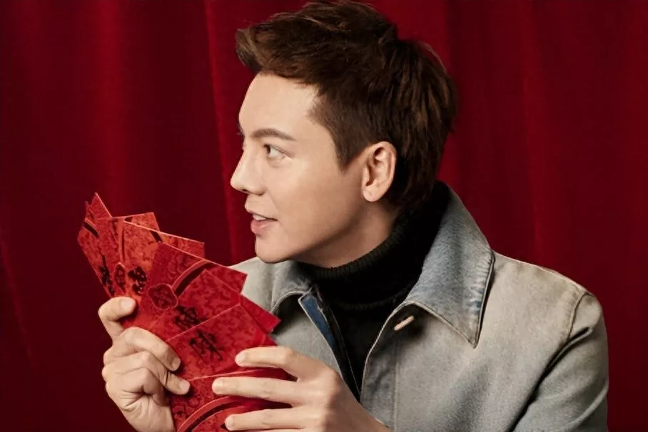 爱过杨颖恋过阿Sa,孩子妈是何穗!难怪陈伟霆看不上乱叫爸爸的她