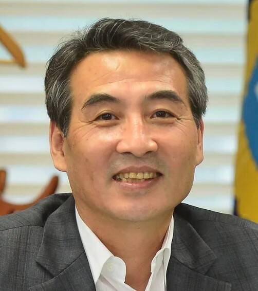 南韩特别检察官闵中基，负责侦办前第一夫人金建希，孰料却传出他过去涉嫌内线交易。（图撷自namu.wiki）