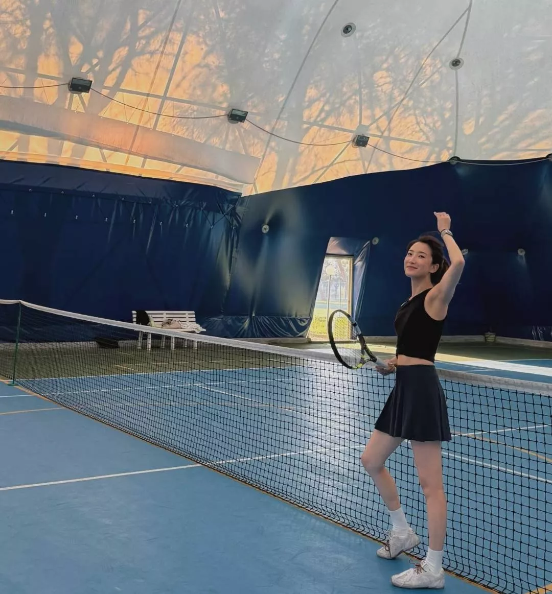 陈赫前妻许婧和外国老公定居南意,买了老房翻新