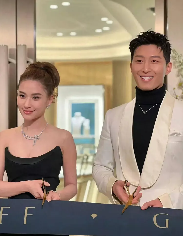 曝窦骁与何超莲闹离婚,赌王女婿太难当,掏心掏肺却被处处提防