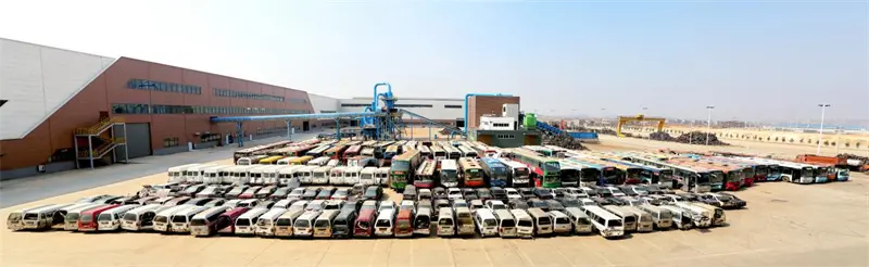 ● 待报废的汽车。图片来源：格林美官网