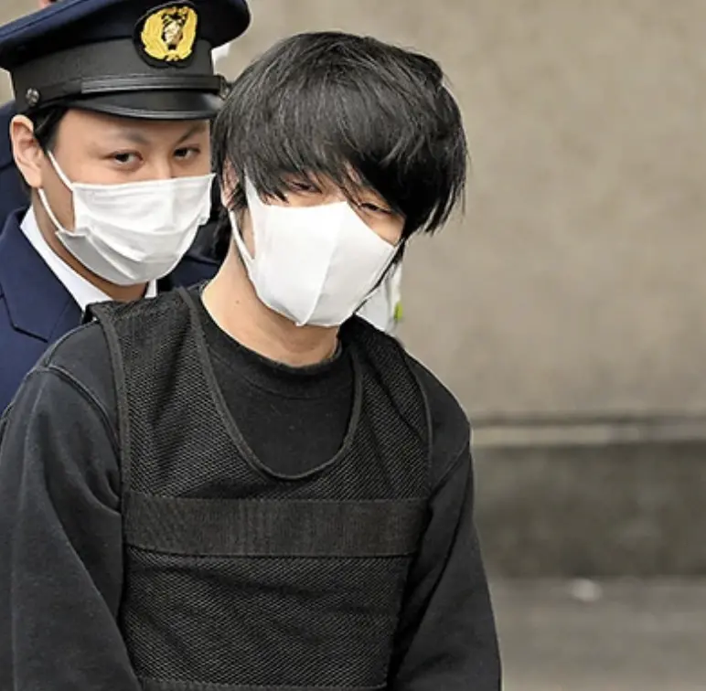 刺杀安倍晋三案将开庭 嫌犯母亲将作证 手写信曝光