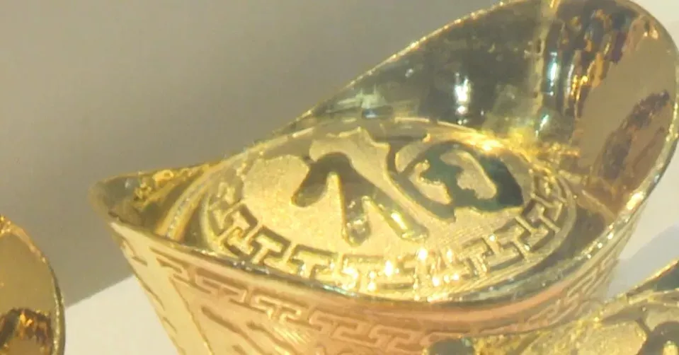 黄金价格急挫 中国消费者不管价格“直接买走”