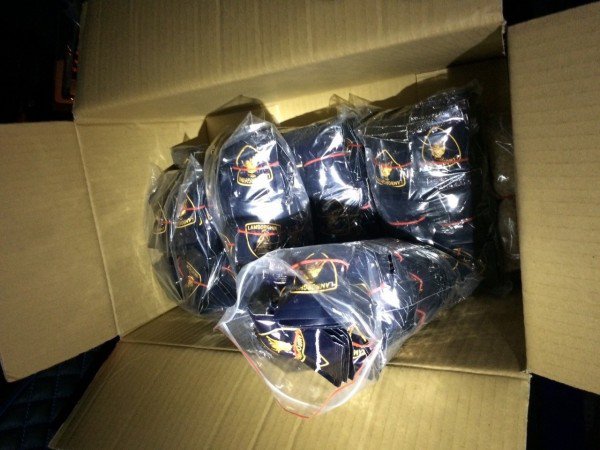 警方在林男车内发现大批毒品咖啡包。（记者王冠仁翻摄）