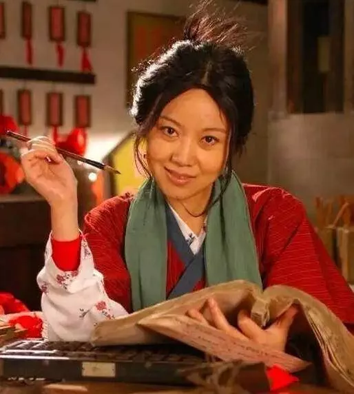 54岁闫妮新剧路透曝光,她皮松肉垮老到不敢认