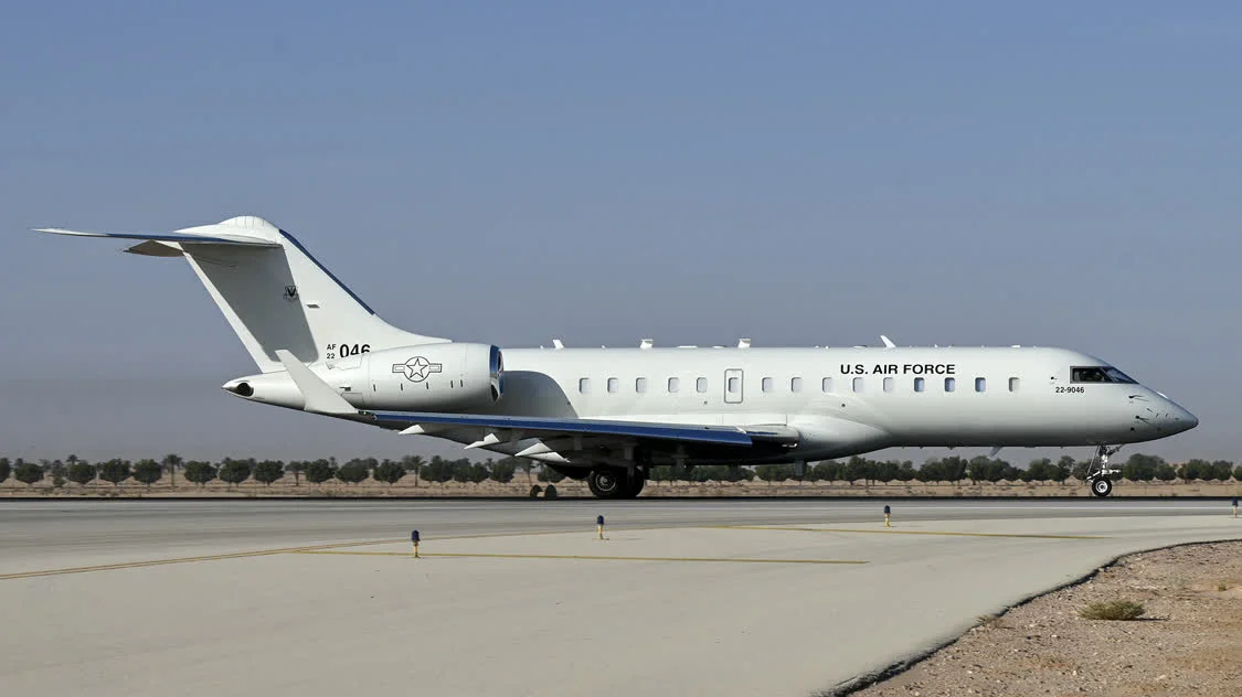 （资料图）美国空军E-11A空中通信中继飞机，在庞巴迪环球5000喷气式公务机上改装而来 社交媒体