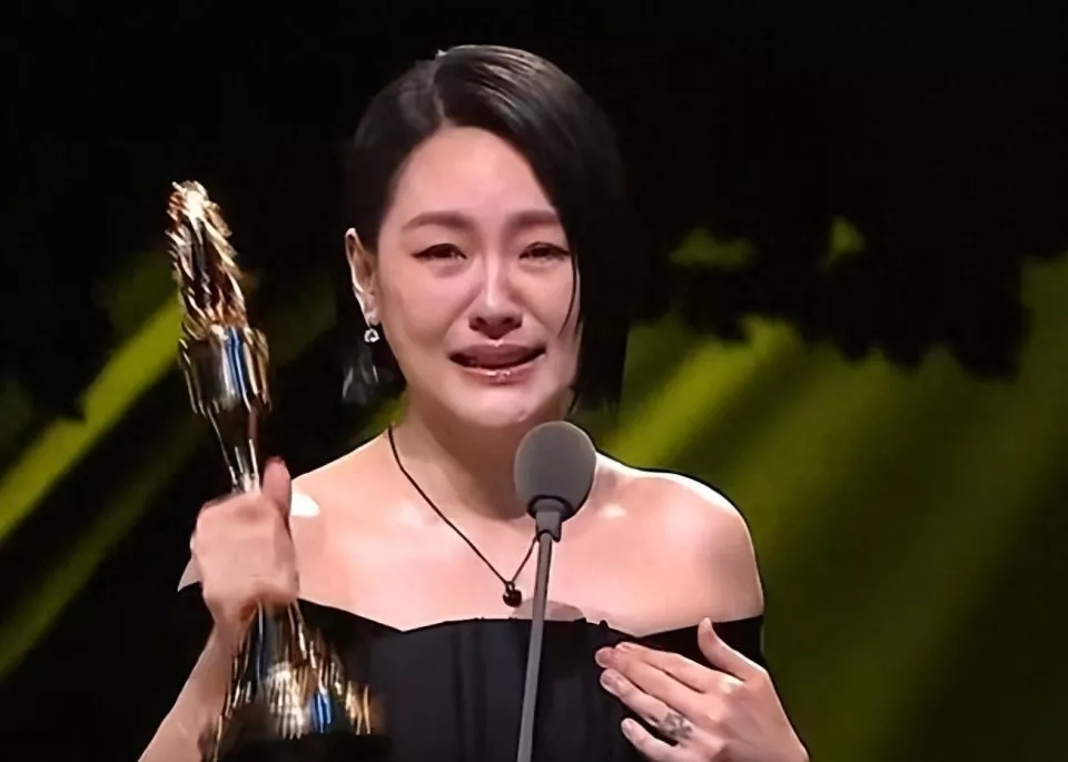 小S金钟奖复出，却意外暴露4件荒唐事