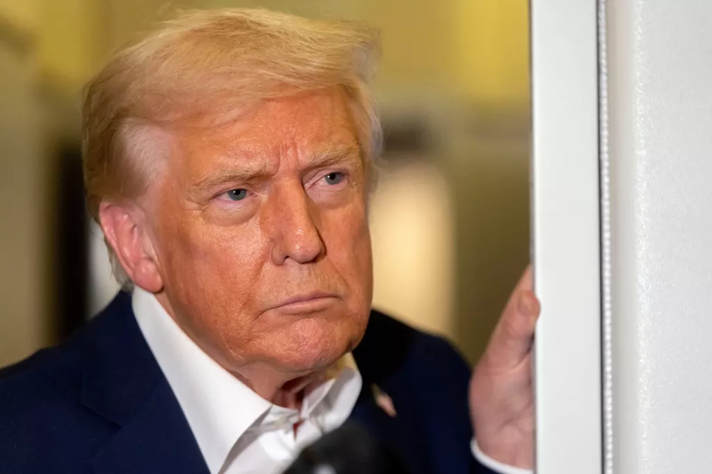 川普为何再加加拿大10%关税?火大这广告没下架