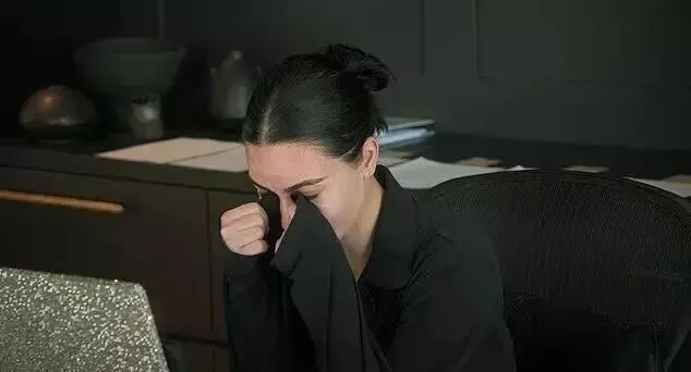 金·卡戴珊自曝患脑动脉瘤 或因与侃爷离婚压力引发