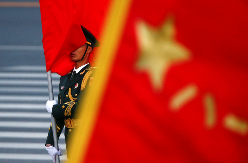 外界关注近期中共人事更迭。学者分析，军方被大规模的排除在决策圈外，中共的军事与外交人才产生了断层现象。（路透）