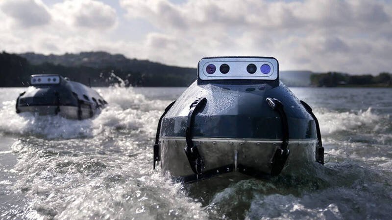 图为美国国防科技新创公司Saronic开发的「望远镜」（Spyglass）自主水面载具，未来将搭载辉达（NVIDIA）的AI平台，使其具备在无网路环境下自主作战的能力。（Saronic Technologies）