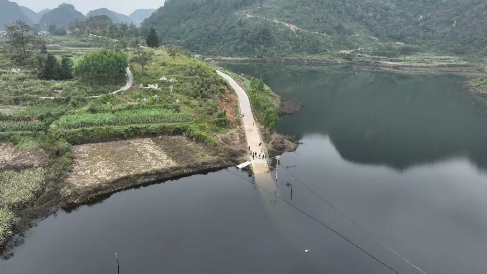 二十多天了，广西百色的洪水依然没有退去