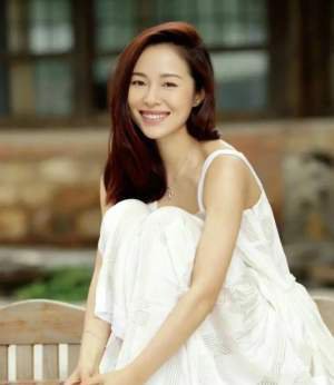 江一燕自曝离婚引关注，结婚却很神秘，孙菲菲自曝家丑却无人问津