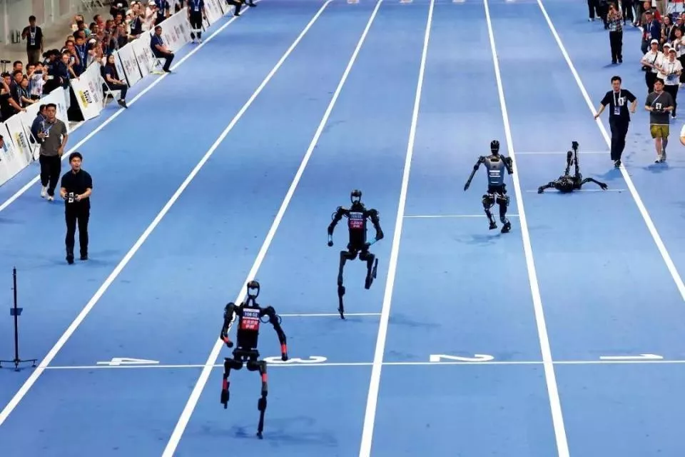 全世界的“90后”，都在疯狂“造人”