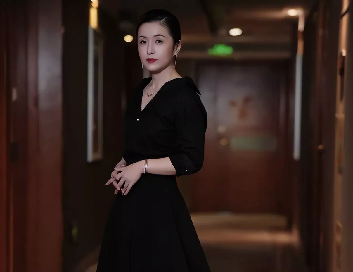 王炸录音!王家卫吐槽唐嫣很装,秦雯内涵刘诗诗