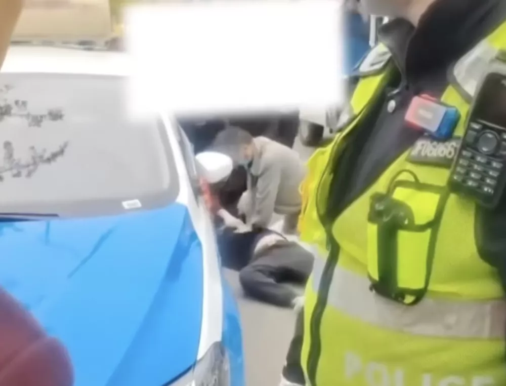 的哥因乘客少付2块钱起争执“被气死”？公司：已赶往现场