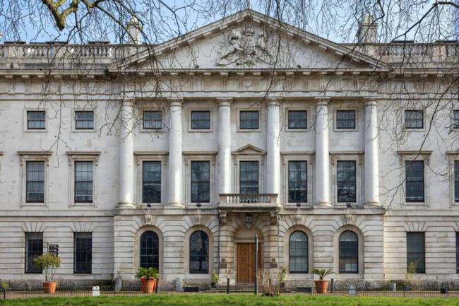 惊爆：中国已买下英国！足以干预政治决策