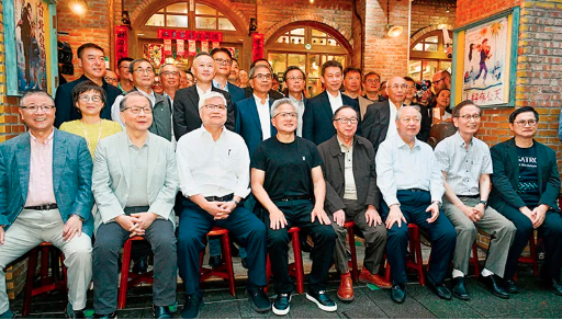 黄仁勋的中国搭子，狂赚2000亿