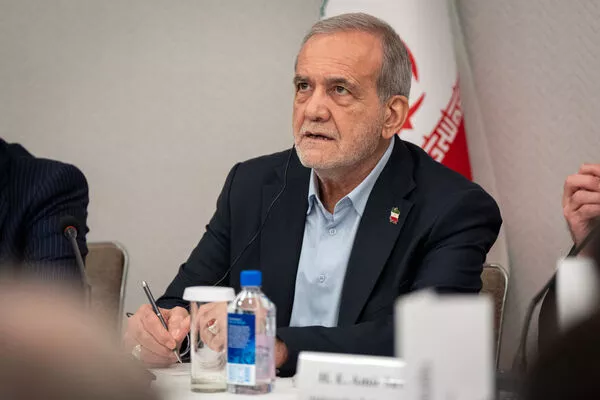 不甩川普！伊朗总统：将重建核设施