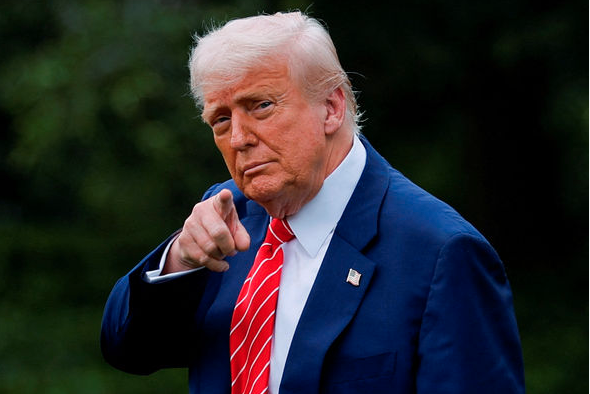 他们都向川普低头了